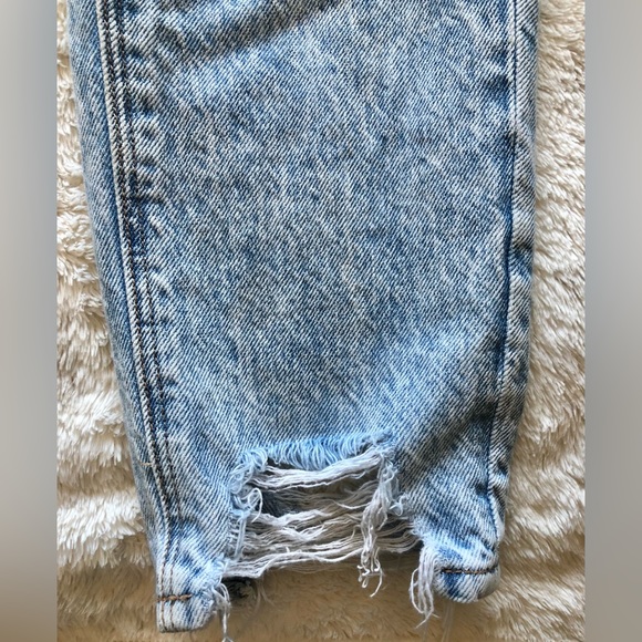 AE Distressed Mom Jean. - Picture 13 of 16